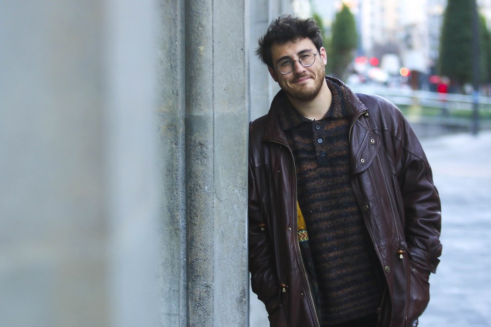 “La táctica en las redes es clara: bombardearnos con mercancía estúpida y pesimista para que nada cambie”