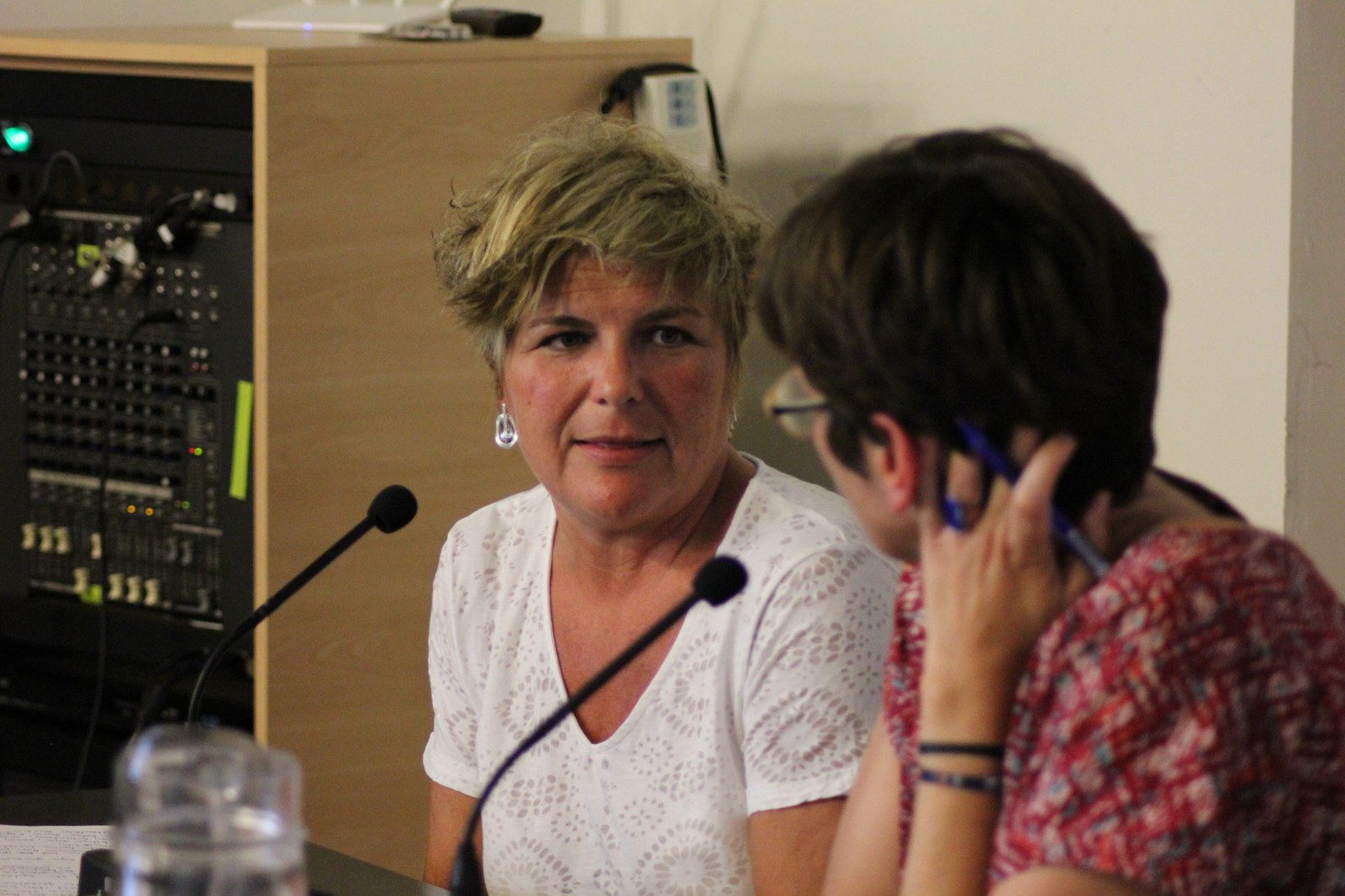 “Zaintzaile batek ongi zaindu dezan, zaintzailea ere ongi zaindu behar da, etxean nahiz lanean” “Zaintzaile batek ongi zaindu dezan, zaintzailea ere ongi zaindu behar da, etxean nahiz lanean”