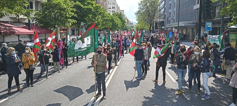 The First of May: “With the crisis, we are going to take the other way out, the one using the left hand door, the one with more rights and fewer cutbacks” #AldaketaGaraiaDa