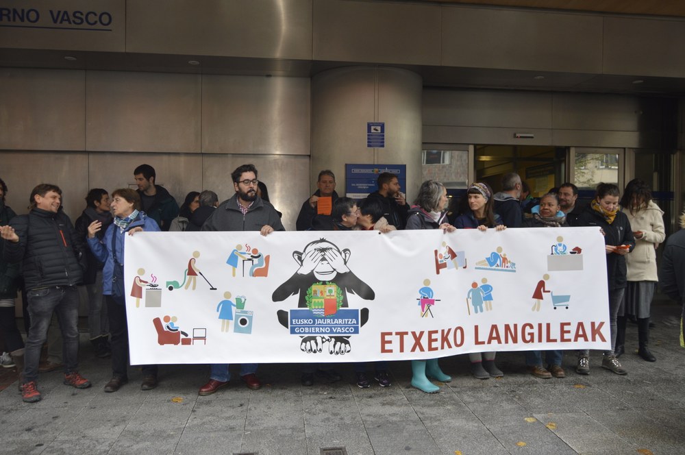 La Asociación de Trabajadoras de Hogar de Bizkaia ha denunciado la actitud pasiva del Gobierno Vasco ante la discriminación que sufre este colectivo