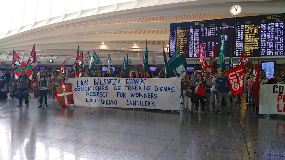 La huelga del Aeropuerto de Bilbao está siendo secundada mayoritariamente