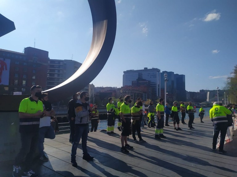 La plantilla del servicio de alumbrado de Bilbao retoma la huelga hasta el 25 de mayo