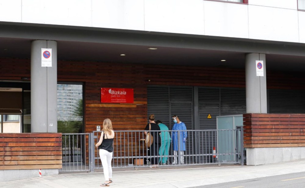 LAB, ELA, UGT, CCOO y SATSE exigen refuerzos en el Centro Asistencial Birjinetxe, en Bilbao