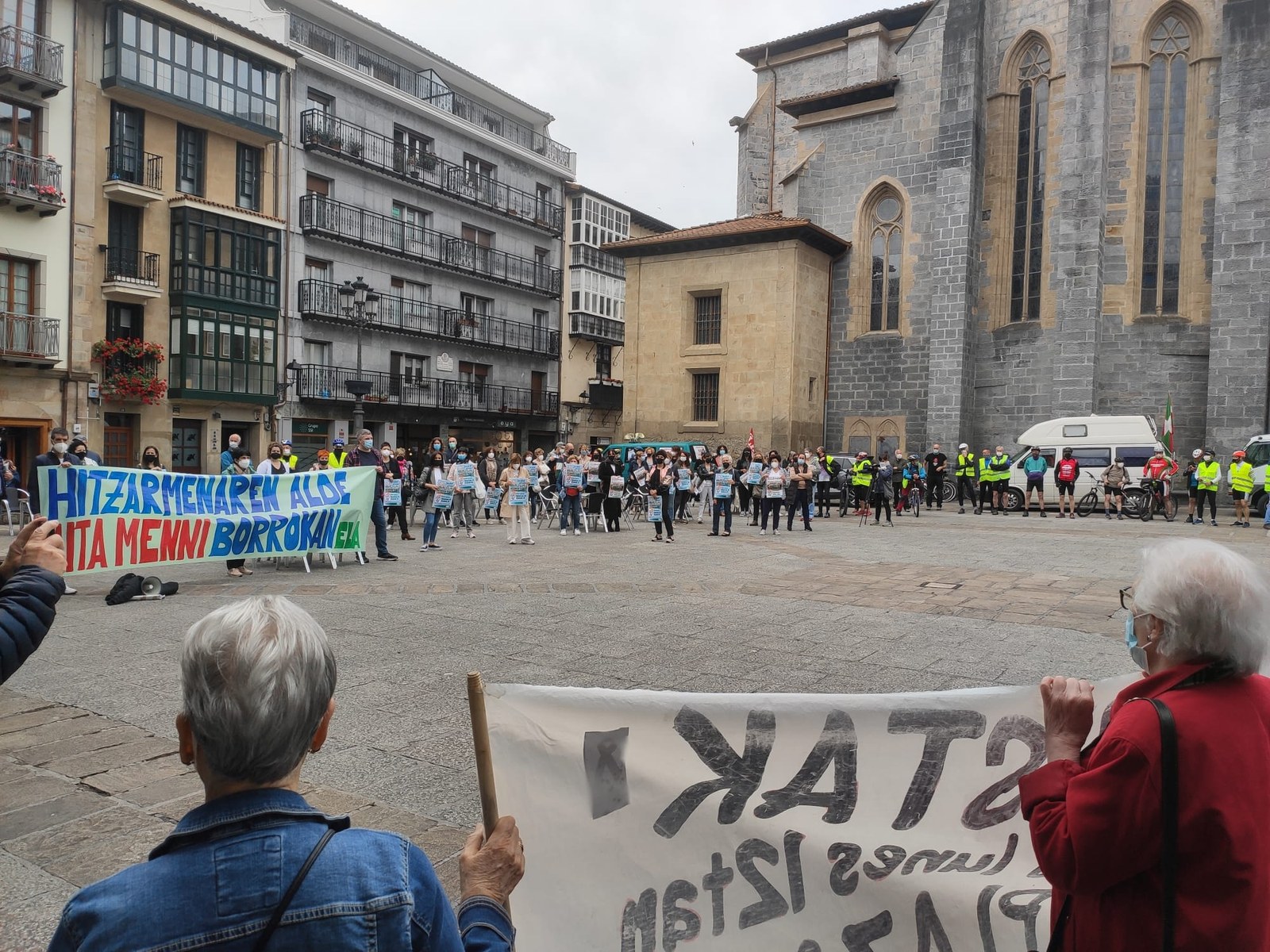 Cuarta jornada de huelga en el Hospital Aita Menni, en Arrasate, a favor de un convenio digno