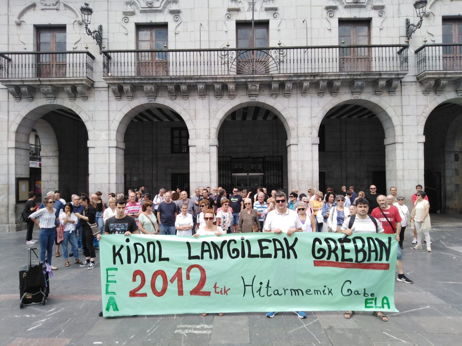 Manifestación por la renovación del convenio y la recuperación del poder adquisitivo Manifestación por la renovación del convenio y la recuperación del poder adquisitivo