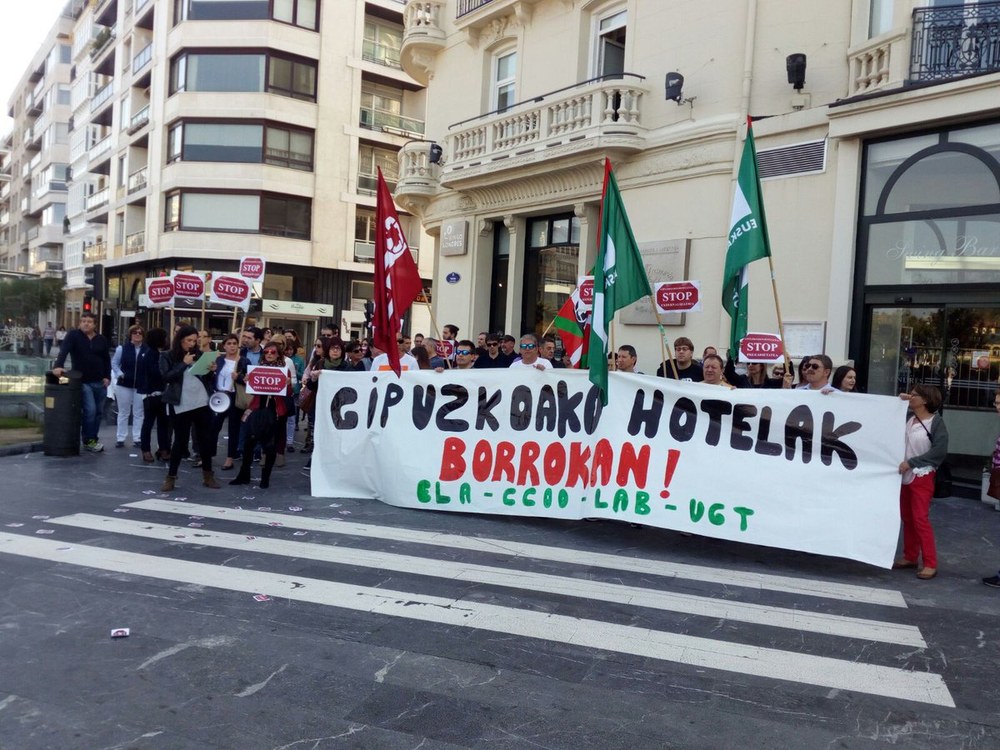La convocatoria de huelga en los hoteles de Gipuzkoa sigue en pie tras la reunión celebrada hoy entre patronal y sindicatos
