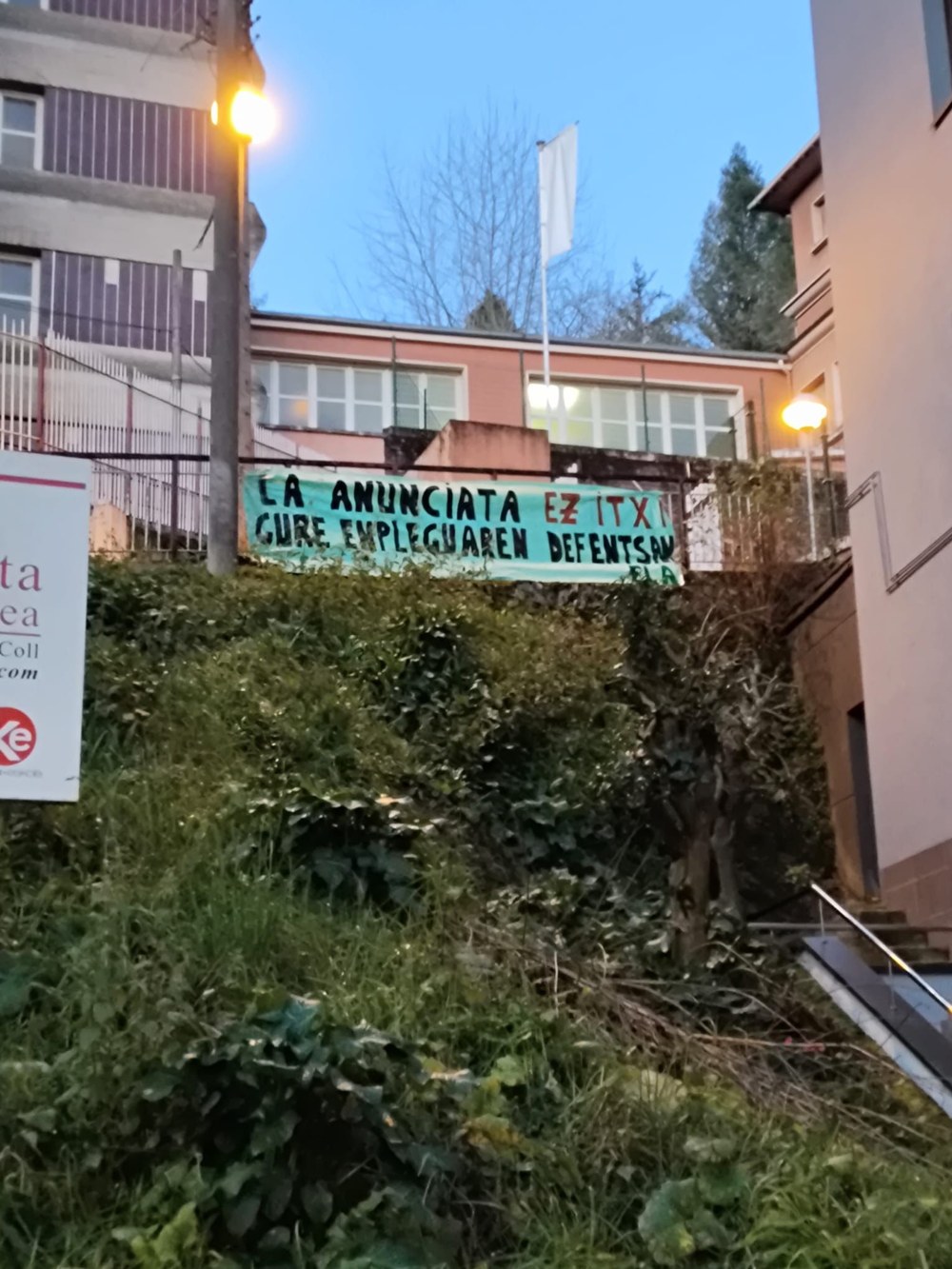 La plantilla convoca huelga ante el cierre del centro