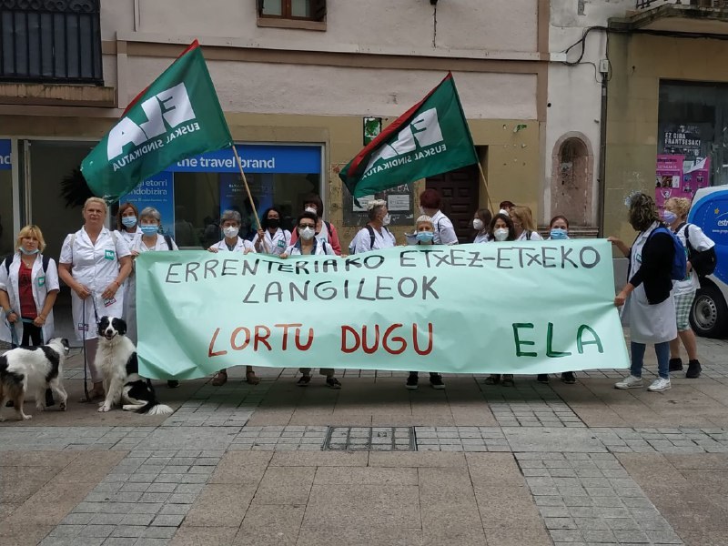 Las trabajadoras del SAD de Errenteria logran mejorar un 11 % sus condiciones tras 28 días de huelga