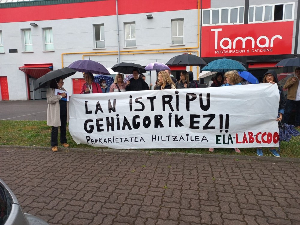 Concentración para denunciar el accidente laboral mortal de Zamudio