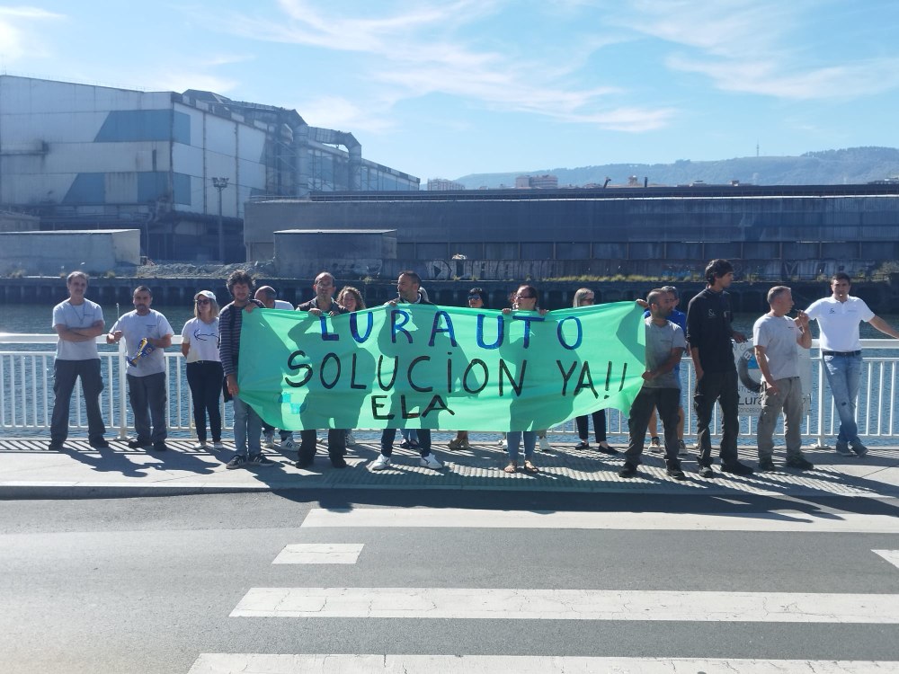 Concentración para denunciar el reiterado retraso en el pago de nóminas