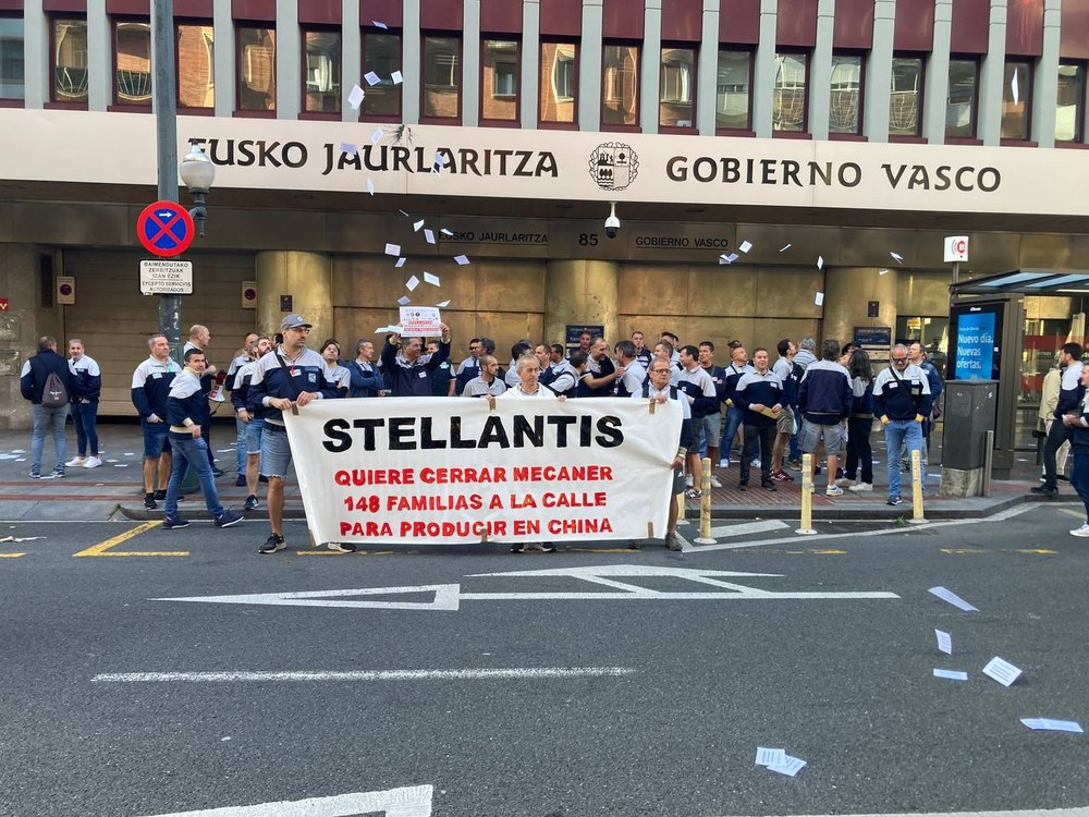 Huelga y manifestación para reivindicar la viavilidad de la planta de Urduliz (Bizkaia)