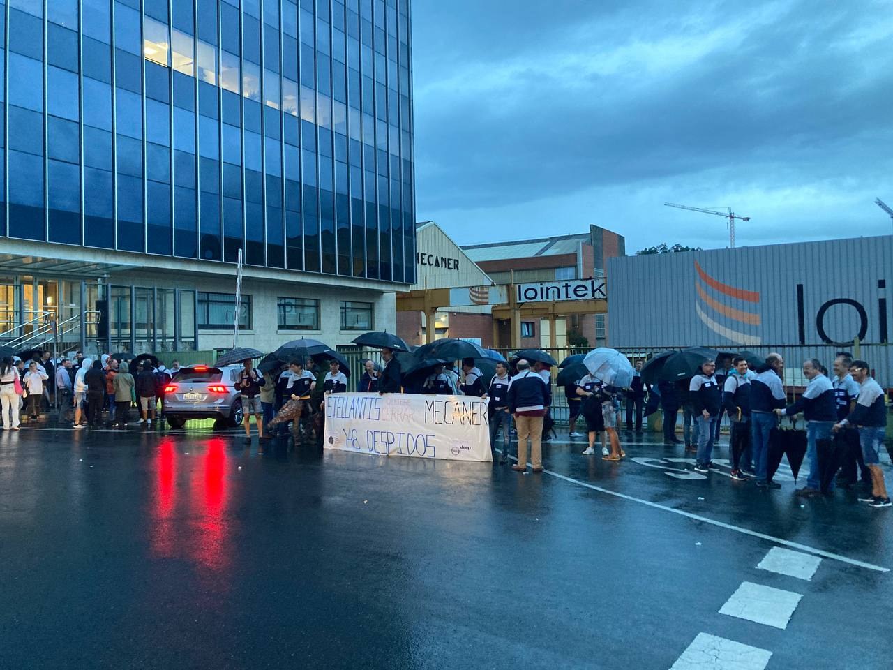 La huelga paraliza toda actividad de la planta