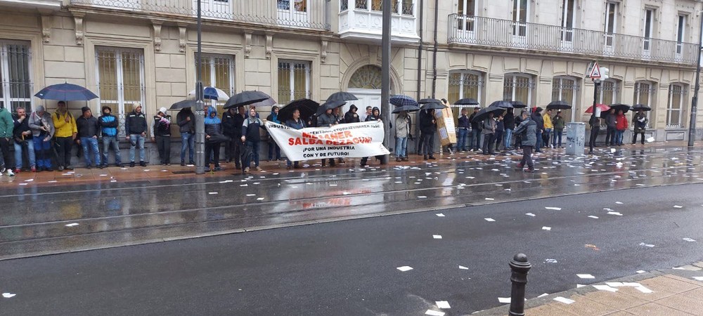 La plantilla informa a los partidos políticos de que la empresa es viable