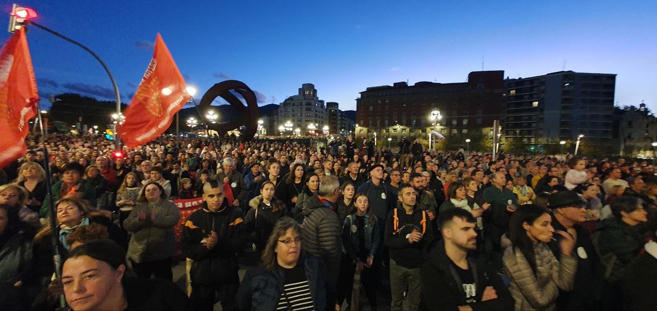ELA reivindica el derecho a trabajar y a vivir en euskera ELA reivindica el derecho a trabajar y a vivir en euskera