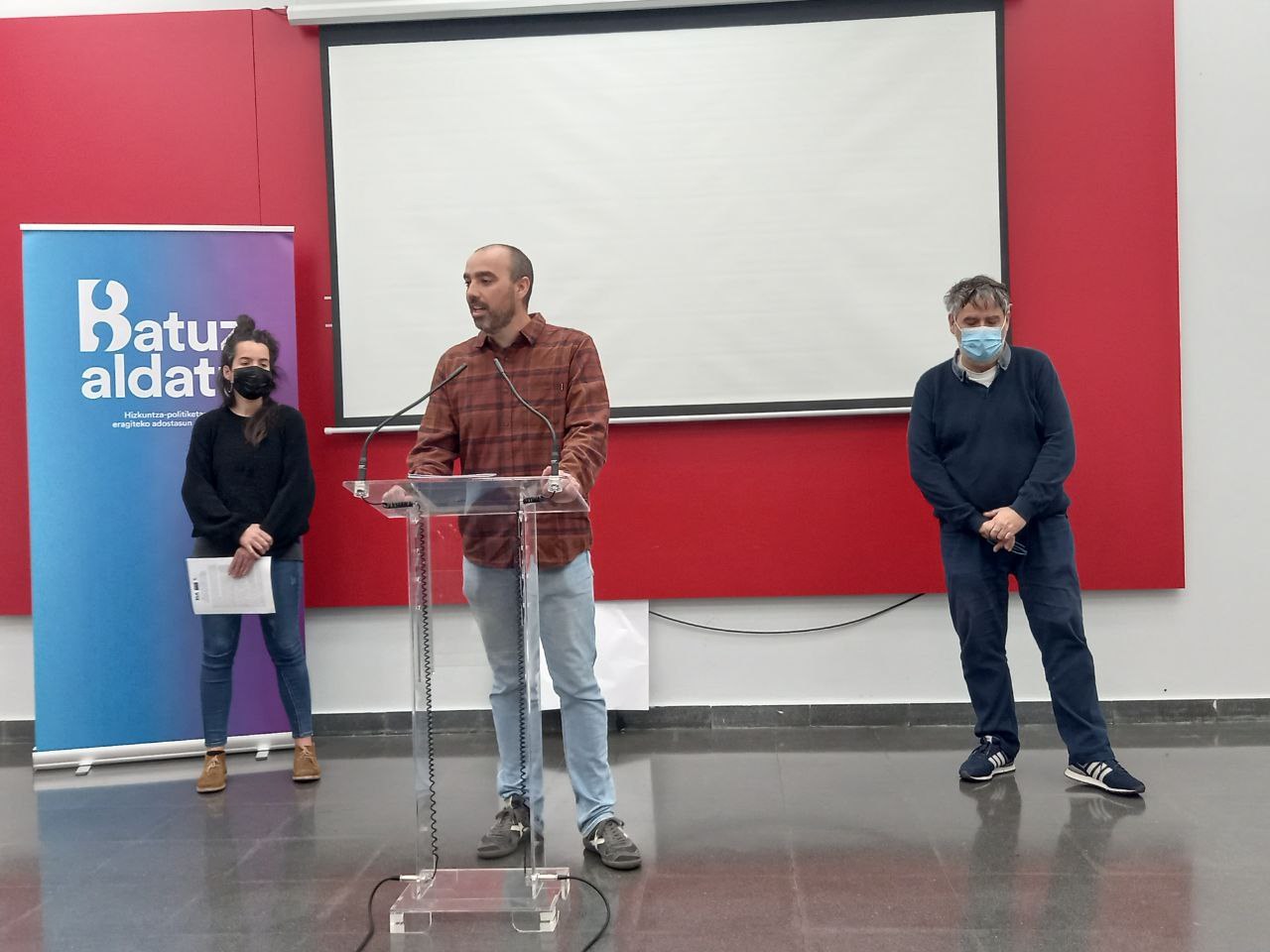 Kontseilua, ELA y LAB seguirán reivindicando el derecho a trabajar en euskera Kontseilua, ELA y LAB seguirán reivindicando el derecho a trabajar en euskera