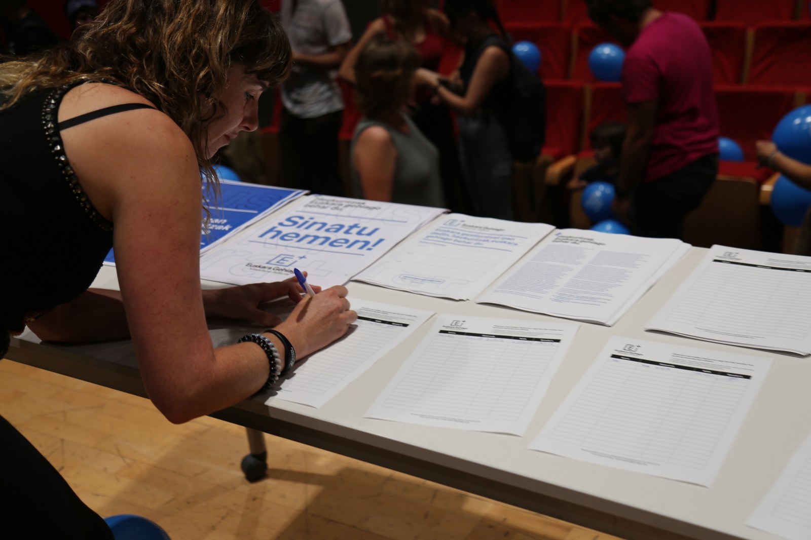 Recogida de firmas para reivindicar que la educación necesita más euskera