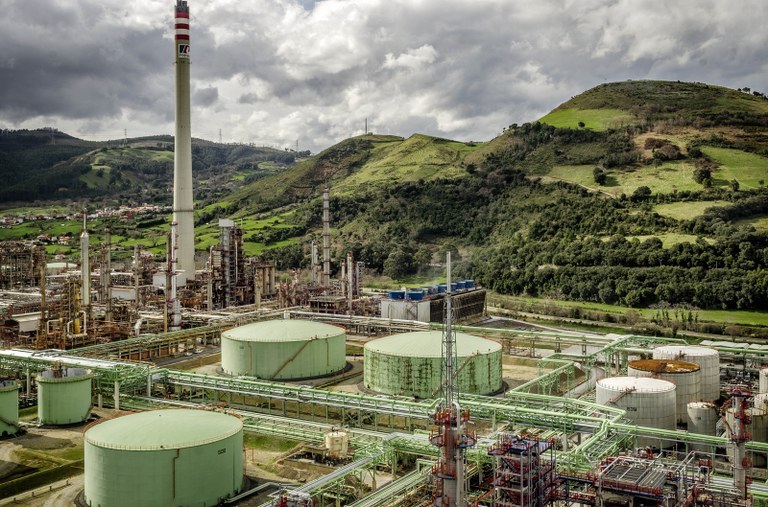 ELA consigue que Petronor convierta 19 contratos eventuales en indefinidos