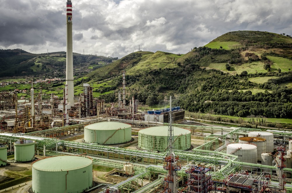 ELA denuncia que Petronor actúa de mala fe en la negociación del ERTE que pretende imponer