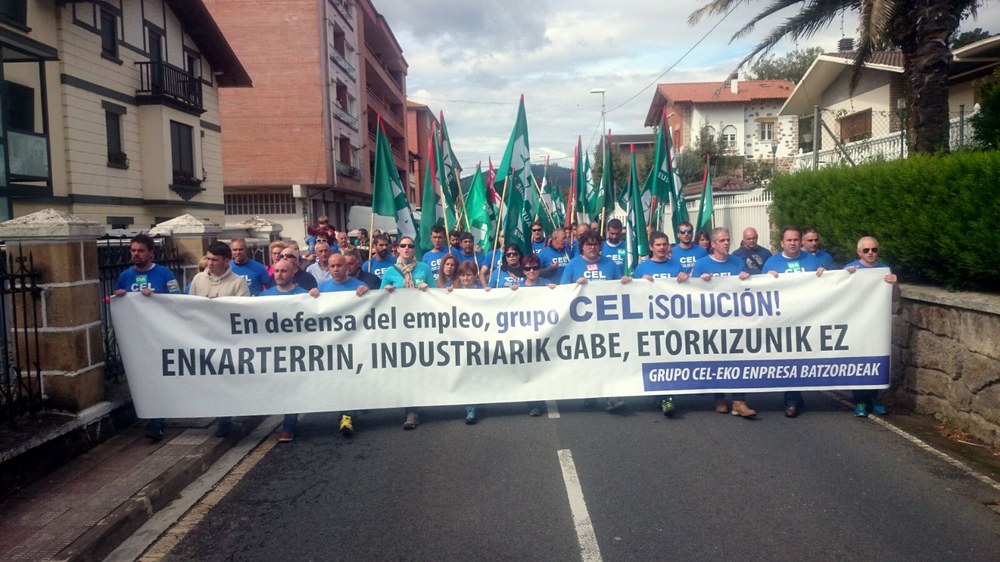 Enkarterri se vuelca con las y los trabajadores del grupo CEL en una manifestación que ha unido Zalla con Güeñes