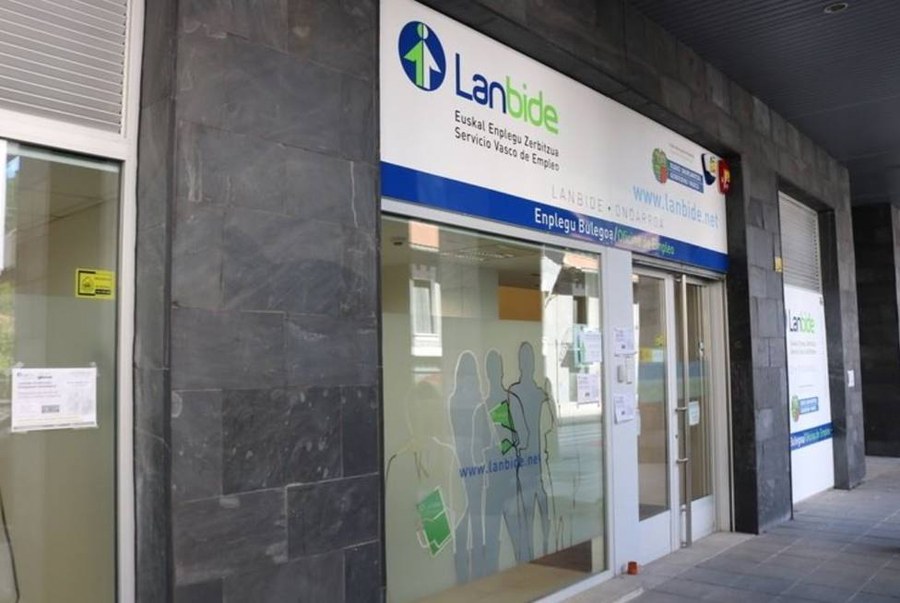 El desempleo asciende entre las personas jóvenes