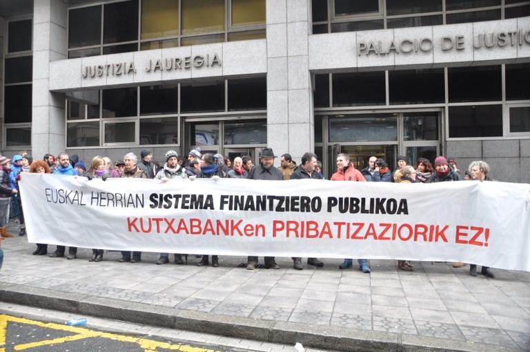 Kutxabank: la lucha continúa para impedir que quede en manos privadas