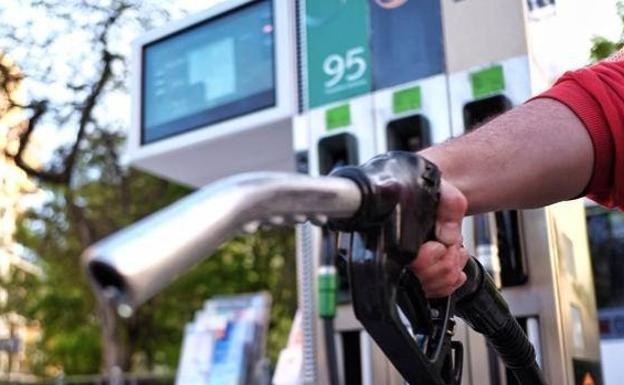 Las petroleras trampean la rebaja de los 20 céntimos