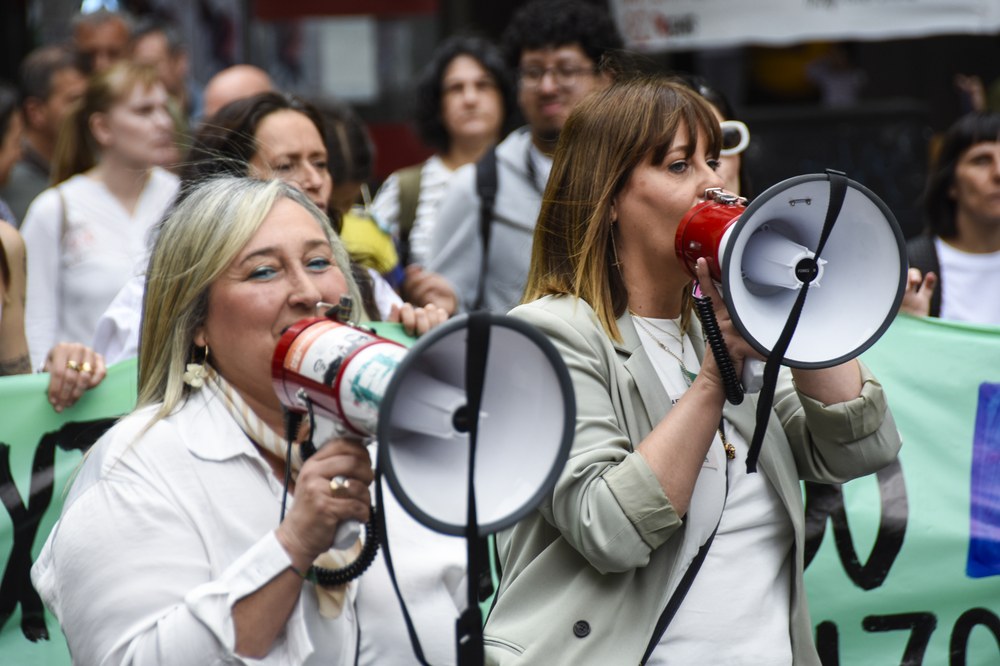 Más desempleo y más precariedad para las mujeres en 2025
