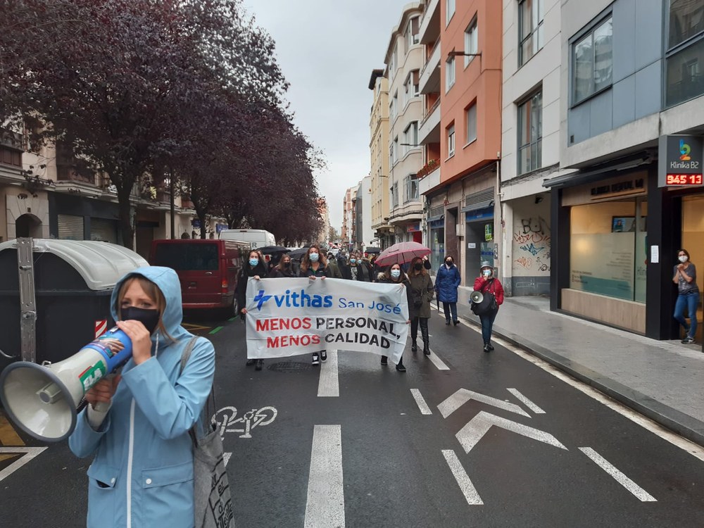 Amplio seguimiento en la jornada de huelga del Hospital San José de Gasteiz