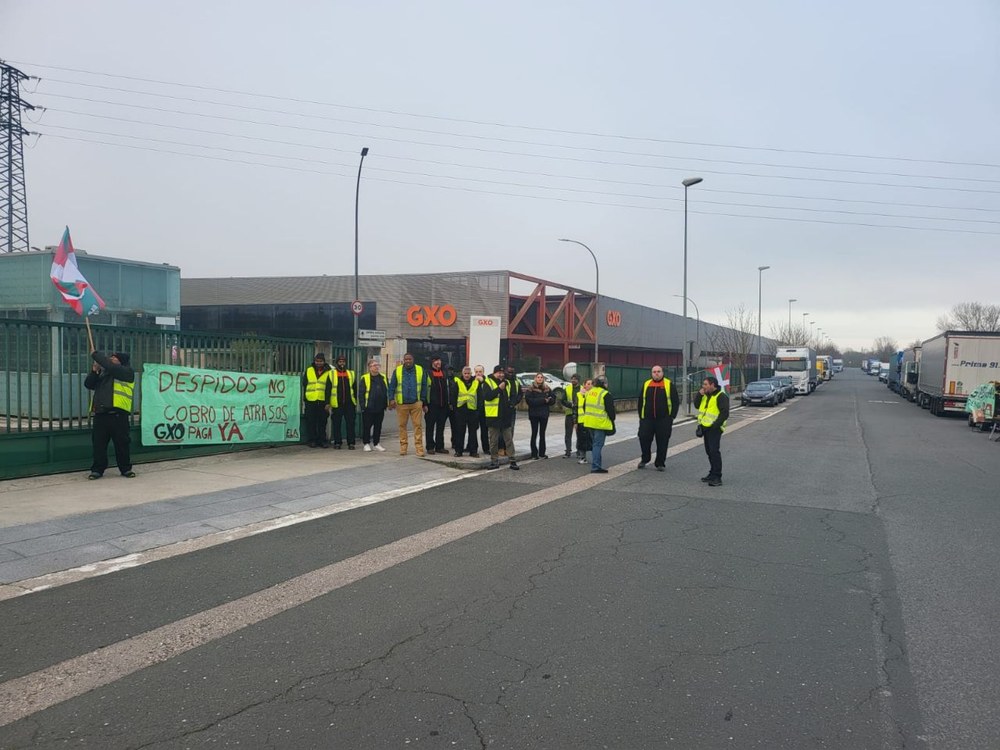 El primer día de huelga paraliza la actividad de la empresa