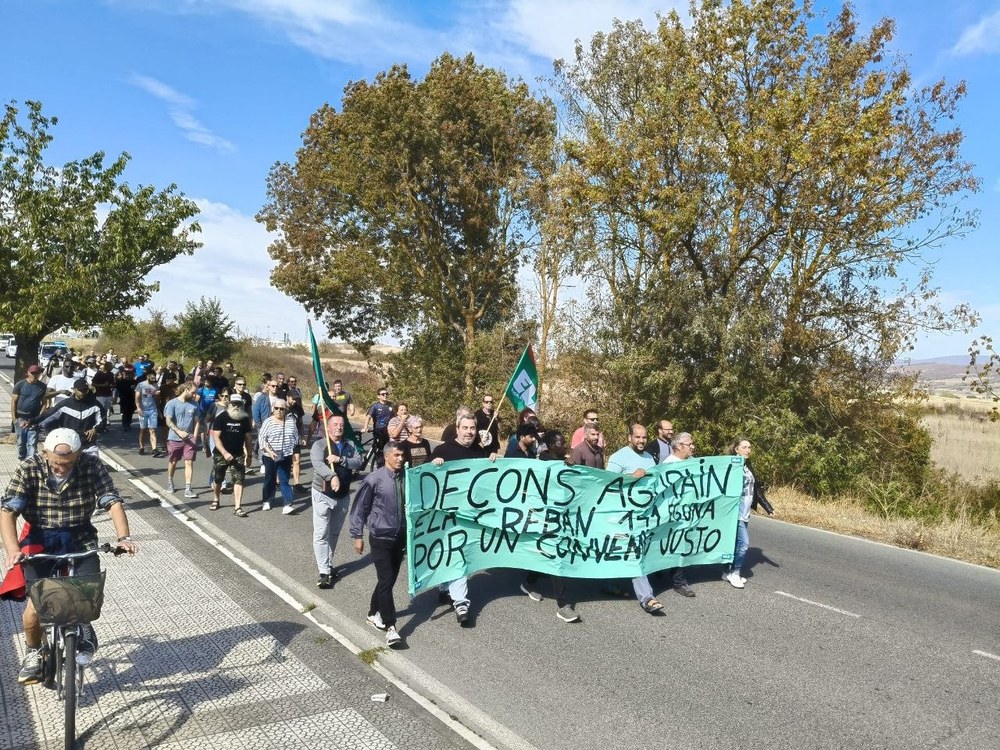 Manifestación a las puertas del quinto mes de huelga indefinida