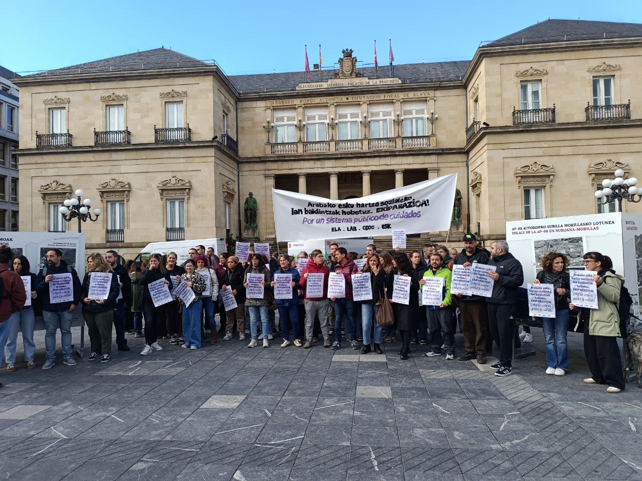 Movilización para solicitar mejores condiciones laborales y la equiparación