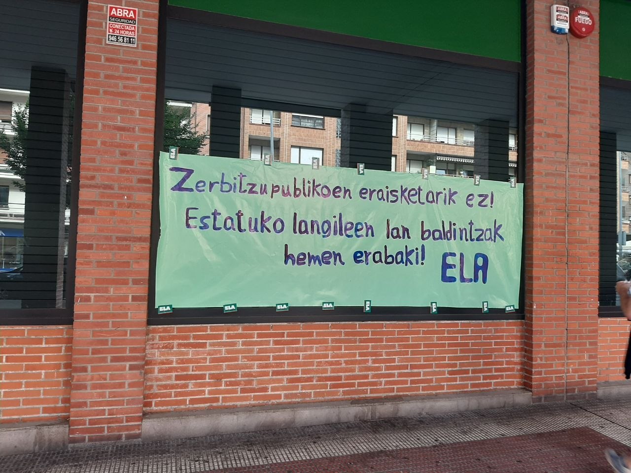 ELA denuncia el cierre de la oficina de Durango por falta de personal
