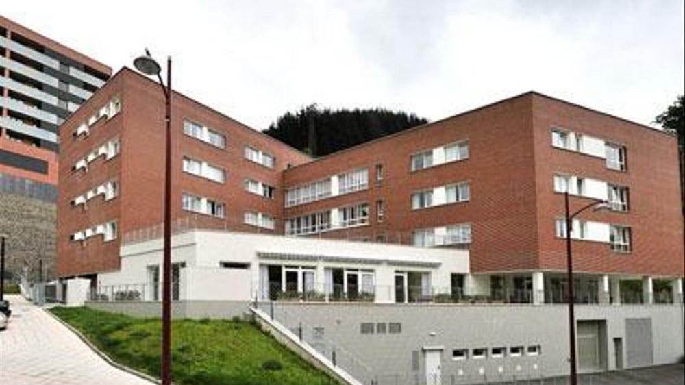 Concentraciones en la residencia Vitalitas Abeletxe de Ermua para denunciar las excesivas cargas de trabajo