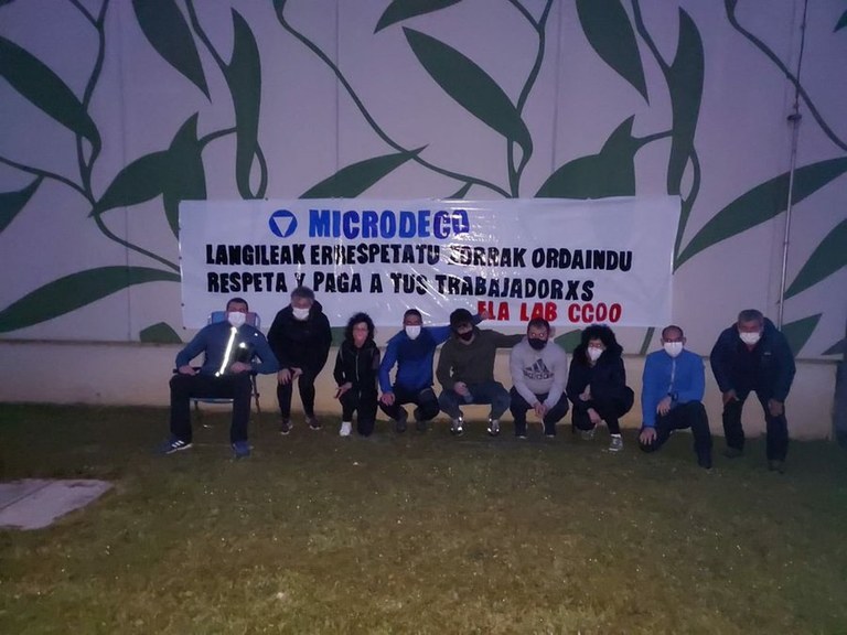 El PNV de Ermua presiona a la plantilla de Microdeco para que acepte la propuesta de la empresa que mermaría sus condiciones de trabajo