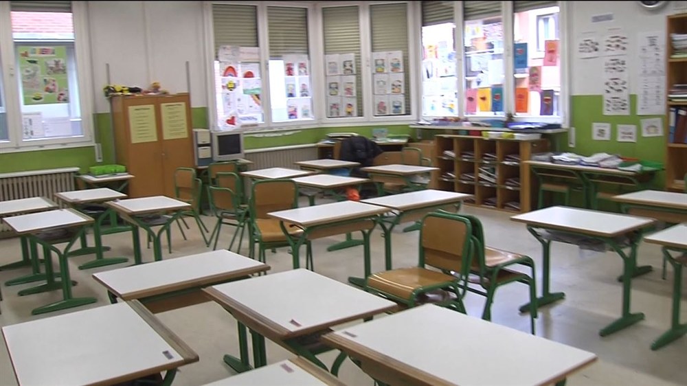 ELA anima a las direcciones de los centros, al profesorado y a las familias a seguir la estela del Colegio de Castejón y salirse cuanto antes del PAI, como prevé la resolución 431/2021, hoy hecha pública