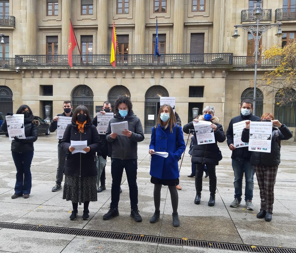 LAB, Steilas y ELA reivindican el derecho a estudiar formación profesional en euskera ante el Gobierno de Navarra