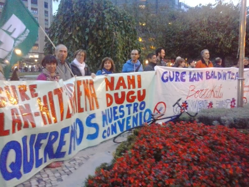 Cientos de representantes y trabajadoras y trabajadores de la enseñanza concertada se han concentrado en Donostia, Gasteiz y Bilbao
