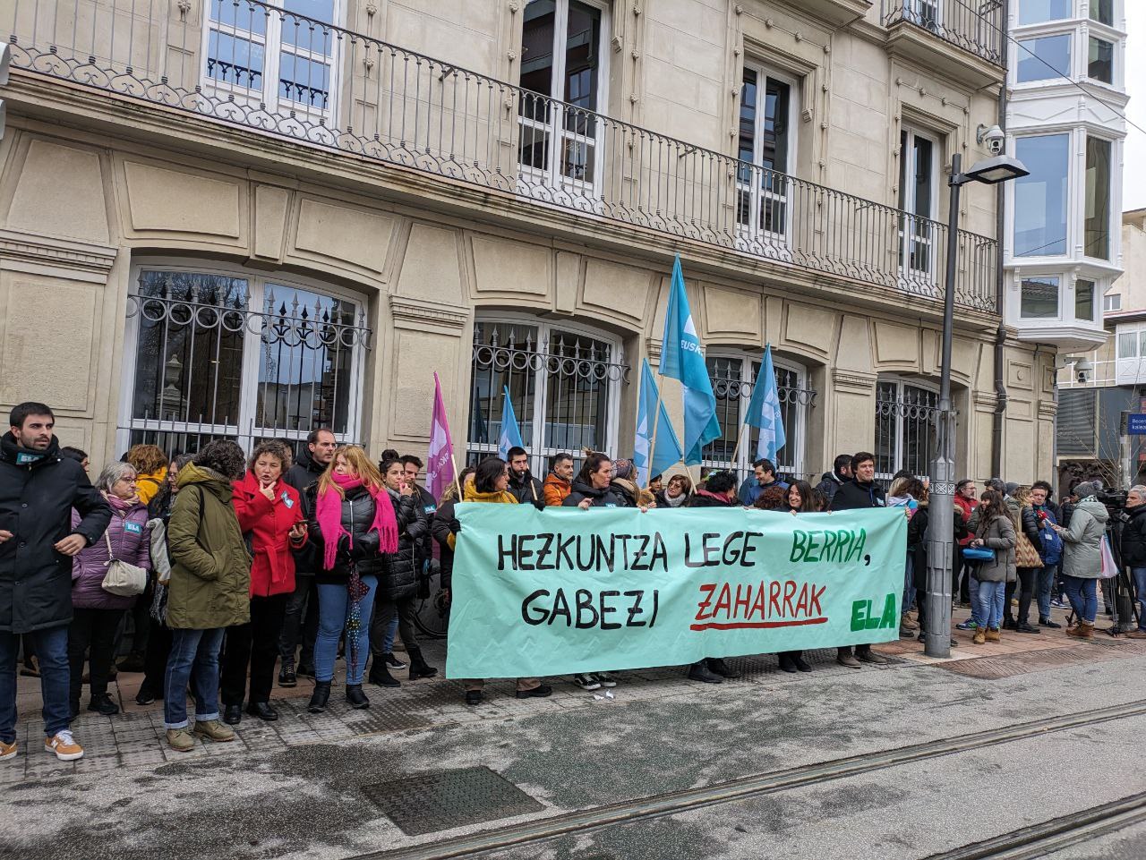 ELA denuncia la falta de legitimidad de la nueva Ley