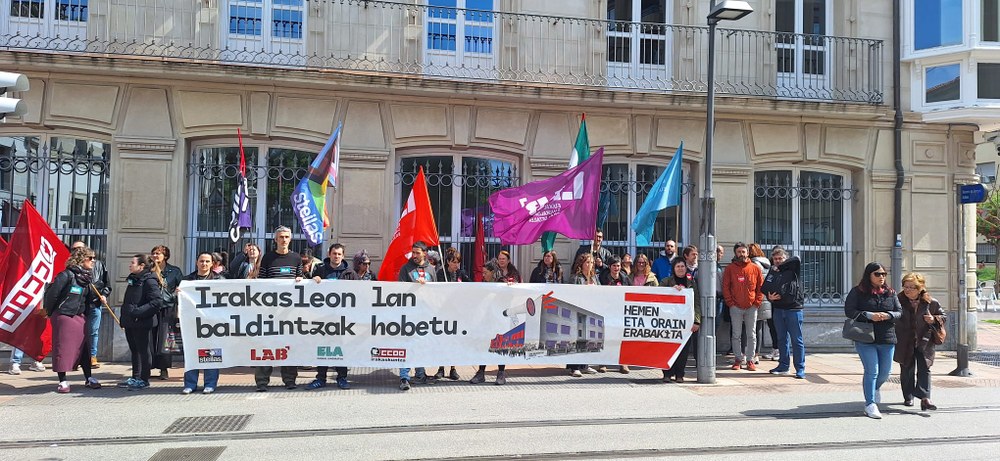 La mayoría sindical acudirá a la mesa de negociación sin conocer la propuesta de Educación