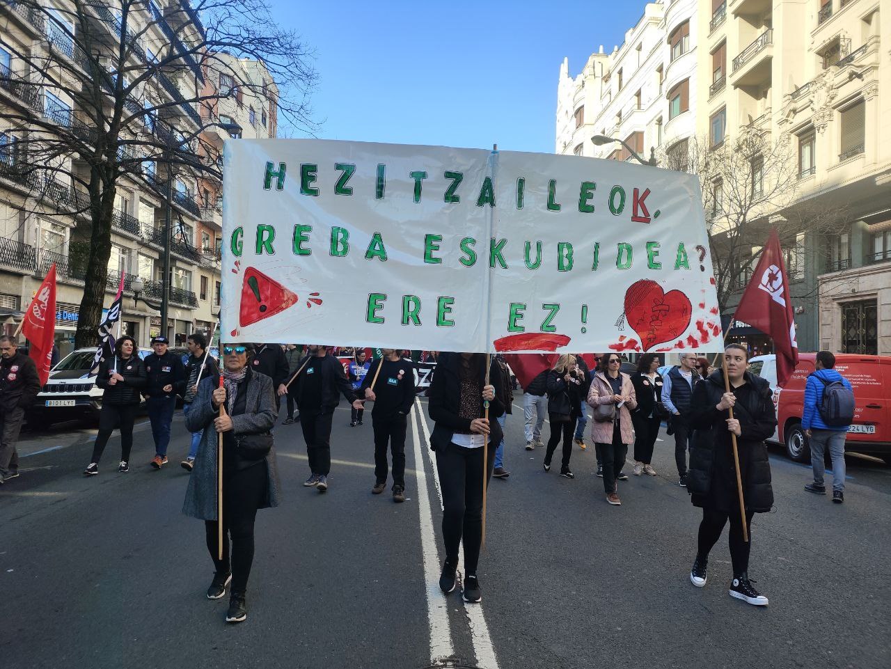 Miles de trabajadoras y trabajadores se manifiestan en Bilbao en la última jornada de huelga de enero