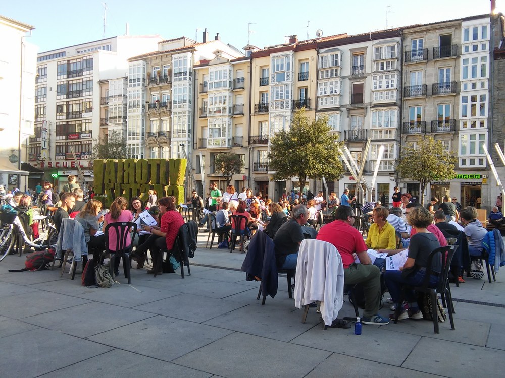 World-Café: situación de la enseñanza pública y alternativas