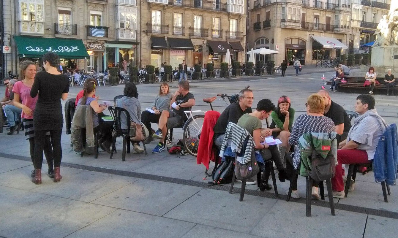 World-Café: situación de la enseñanza pública y alternativas