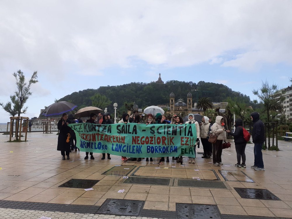 Primera jornada de huelga en contra del cierre del centro