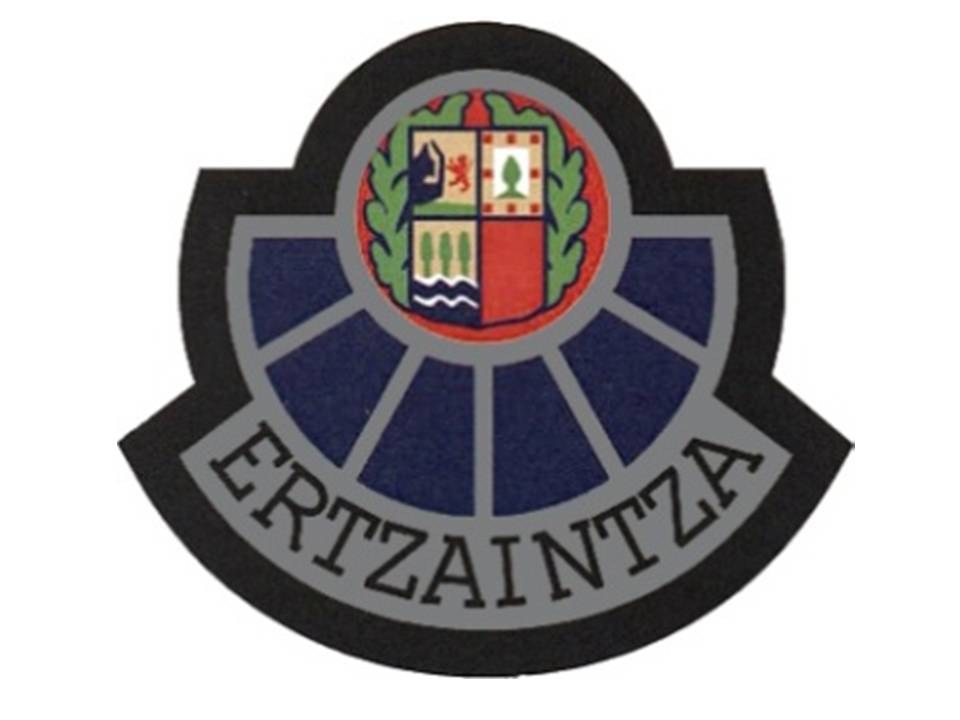 Uniformidad general y distintivos de la Ertzaintza