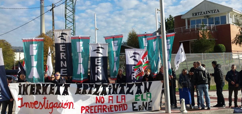 Concentración de ELA y ErNE en protesta por la precarización en el Área de Investigación