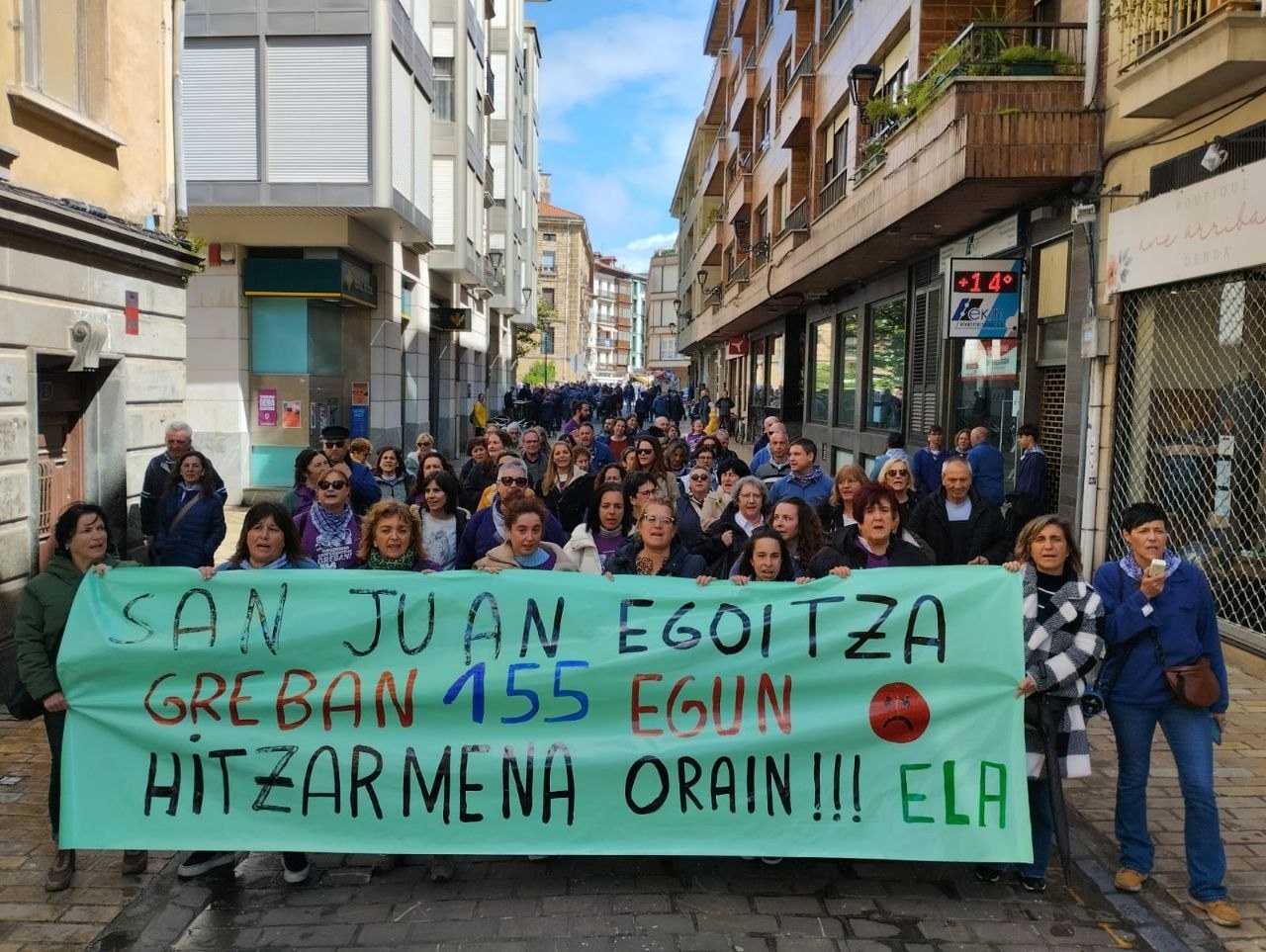 Las huelguistas piden medidas contra la precariedad en Zumaia