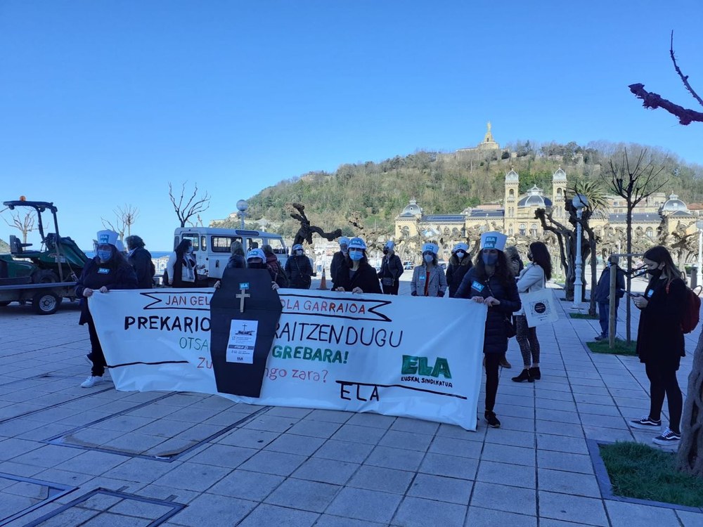 Alto seguimiento de la jornada de huelga en los comedores y transporte escolar a pesar de los abusivos servicios mínimos