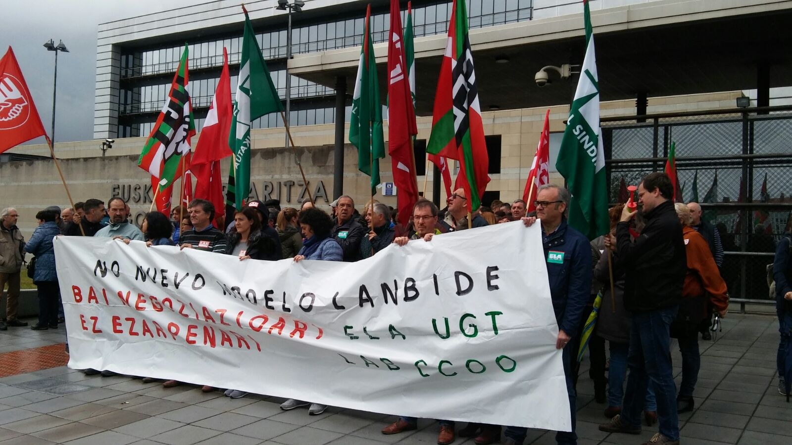 Amplio apoyo del paro convocado en Lanbide contra el nuevo modelo de atención