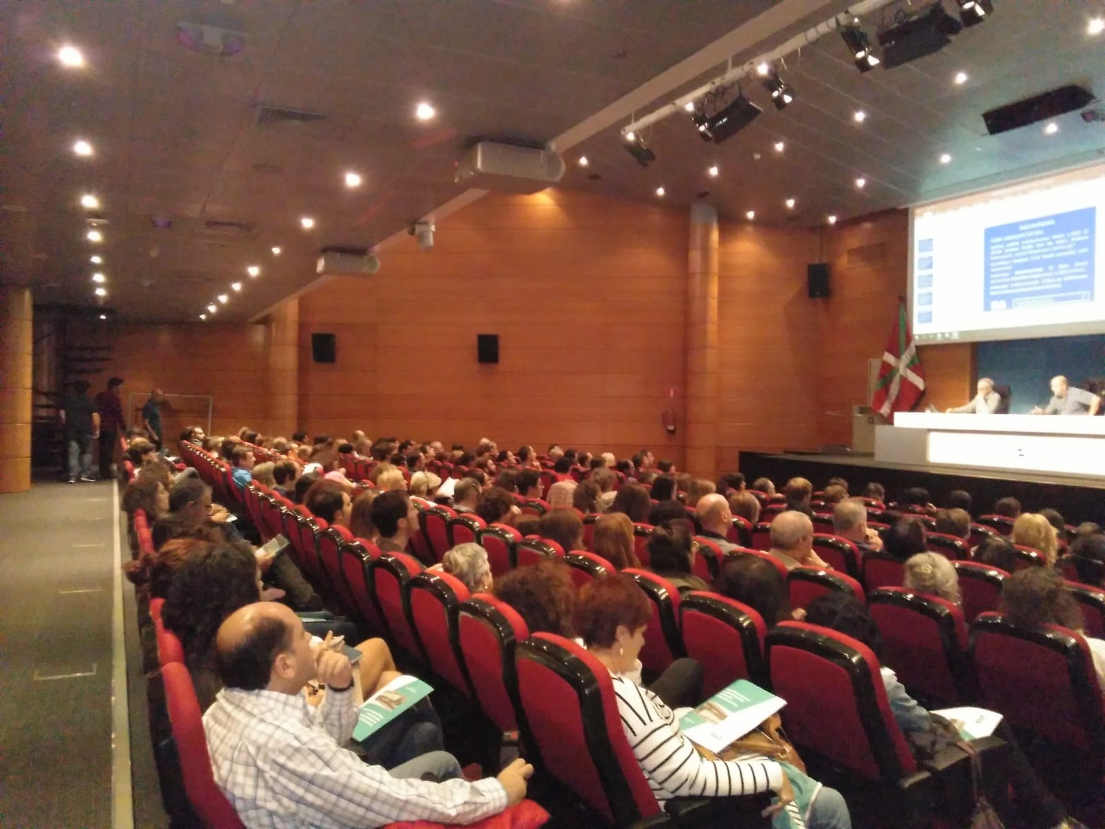 Cientos de puestos de trabajo en riesgo en la Administración Autónoma