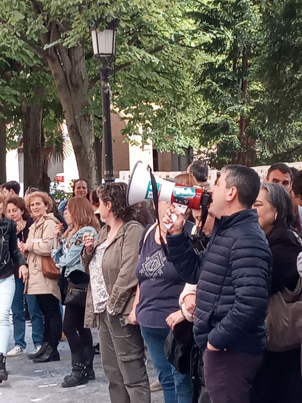 Concentración ante la Diputación de Gipuzkoa en defensa del convenio